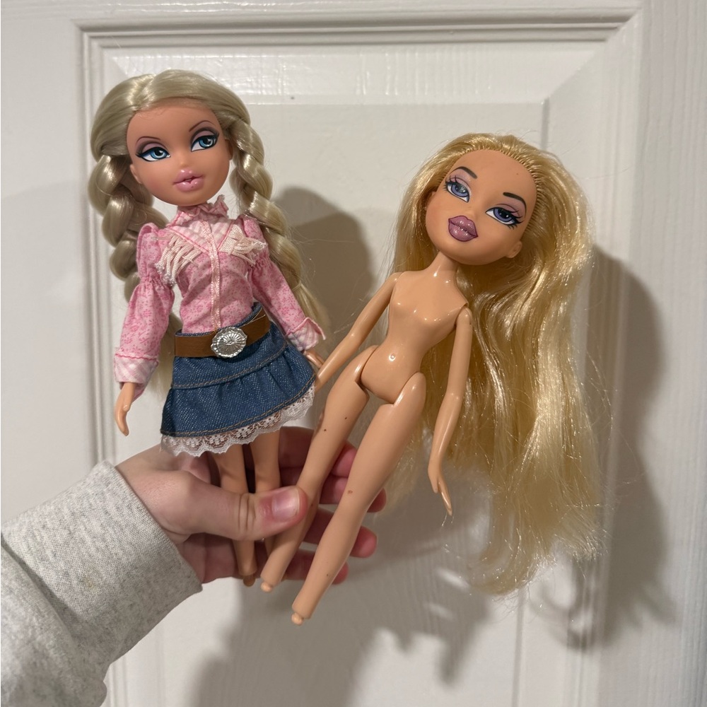 Bratz Cloe Bundle Wild Wild West Wintertime Wonderland